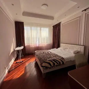 https://apt-2-h-comnatnaya-quartira-s-vidom-na-gory-v-jk-nurly-tau.hotels-of-almaty.com
